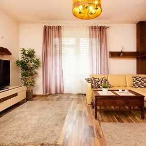 https://apartments-warsaw-hoa.warsawhotelspoland.com